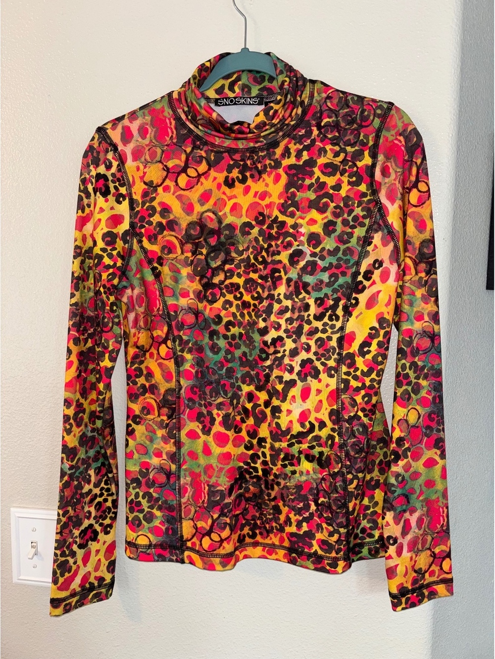 Sno Skins Mock Neck Top Long Sleeve Animal Print M - Picture 1 of 8